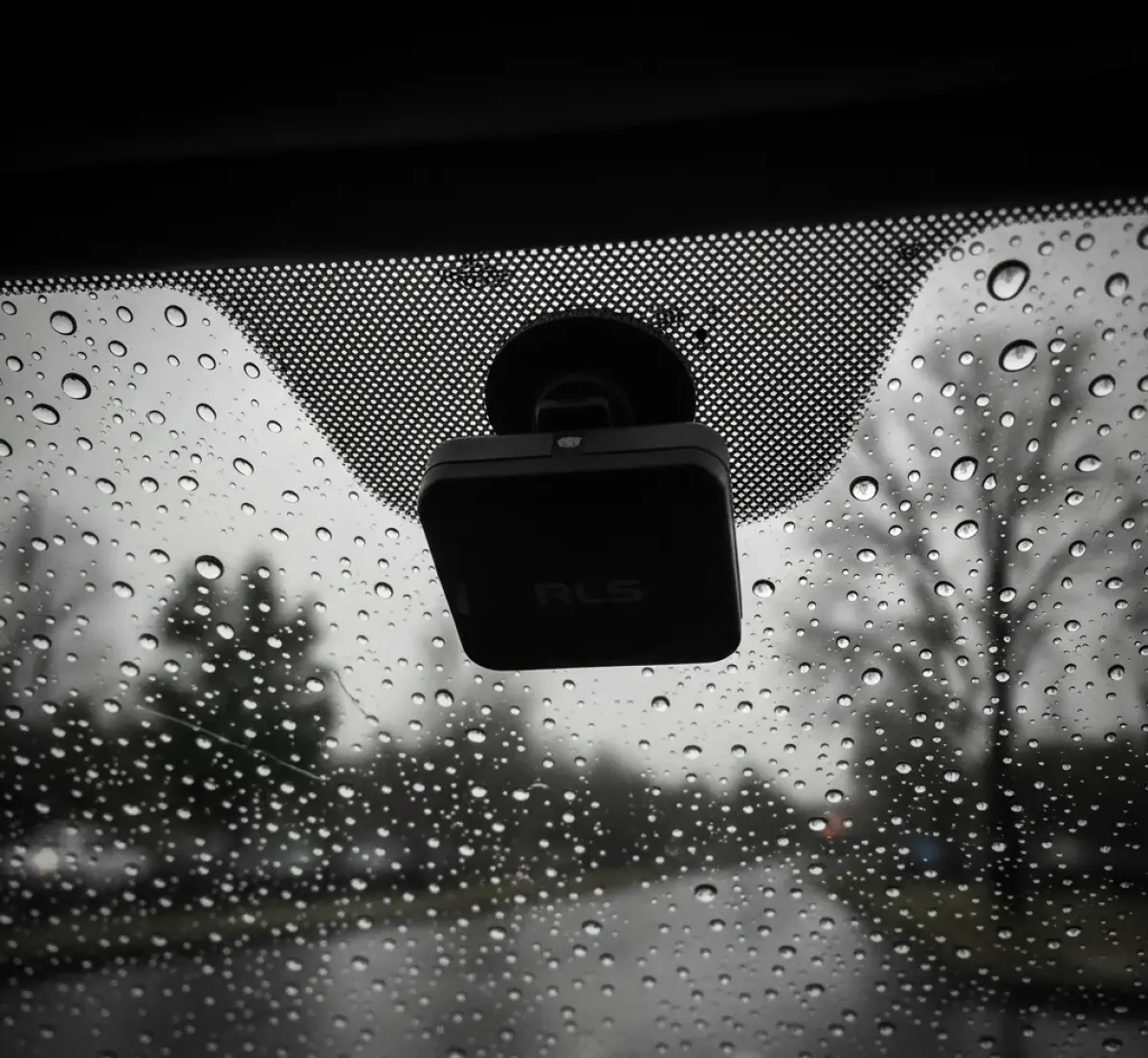 Jak działa czujnik deszczu i co zrobić gdy przestanie reagować?