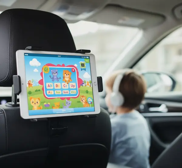 Jak wybrać bezpieczny uchwyt na tablet do samochodu dla dzieci?